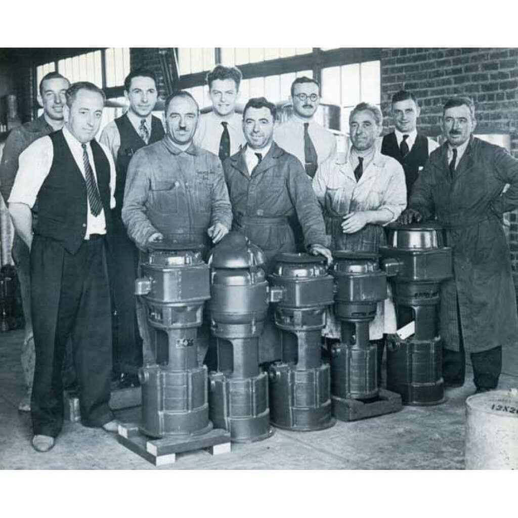 oude foto van de jacuzzi familie in zwart-wit