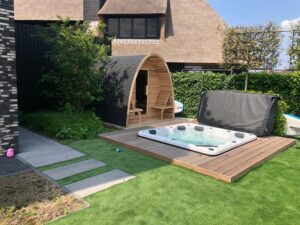 wellness tuin jacuzzi en sauna