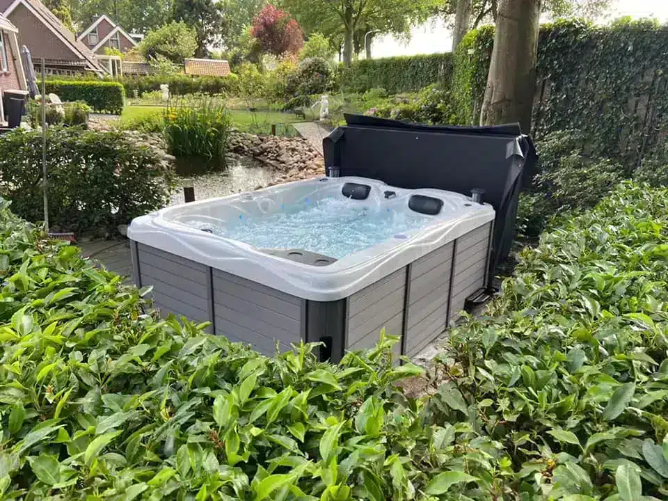 jacuzzi in een kleine tuin het in onze blog