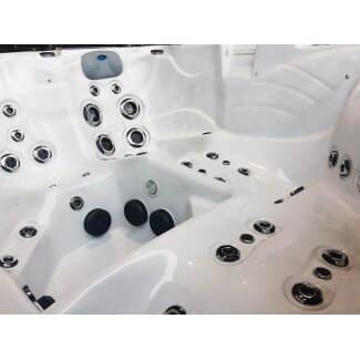kuip van jacuzzi mystic