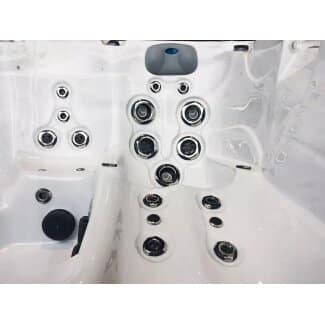 kuip van jacuzzi mystic