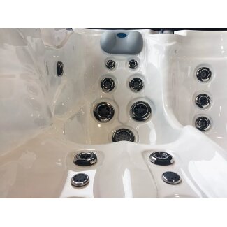 kuip van jacuzzi mystic