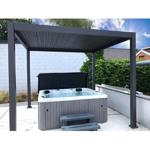 jacuzzi onder overkapping