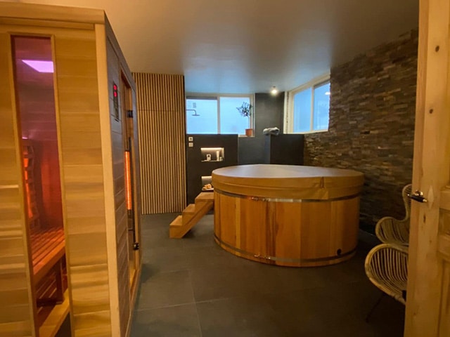 Jacuzzi in de badkamer