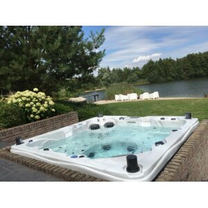 ingebouwde jacuzzi