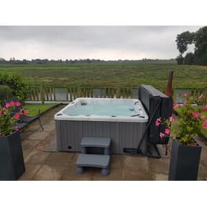 Waar moet u op letten bij aanschaf van een jacuzzi of zwemspa?