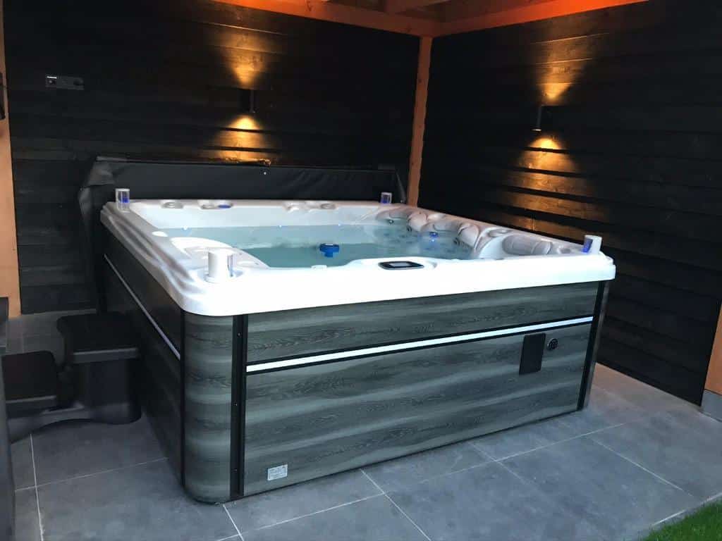 Legend Spas jacuzzi